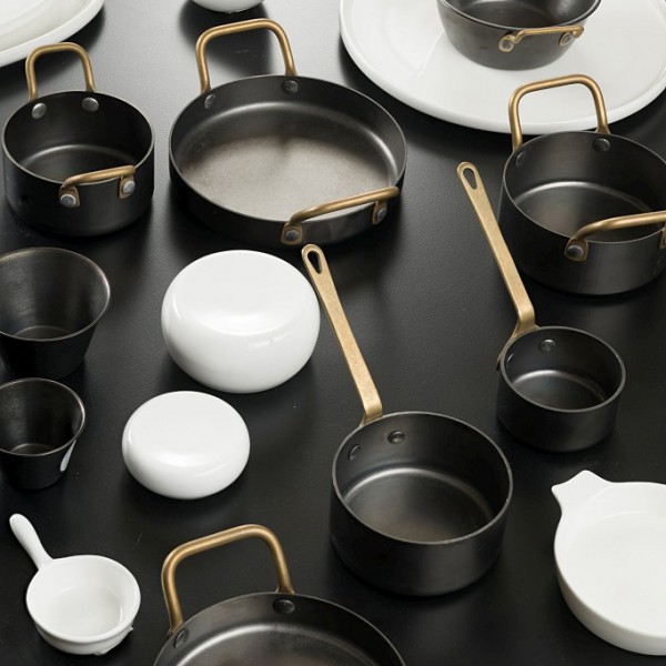SNOW BLACK ΚΑΤΣΑΡΟΛΑΚΙ ΜΕ 2 ΛΑΒΕΣ 3-PLY SS18/10-SS18/0 300ML D: 10 H: 5CM